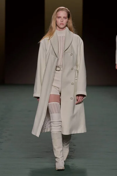 Look 22